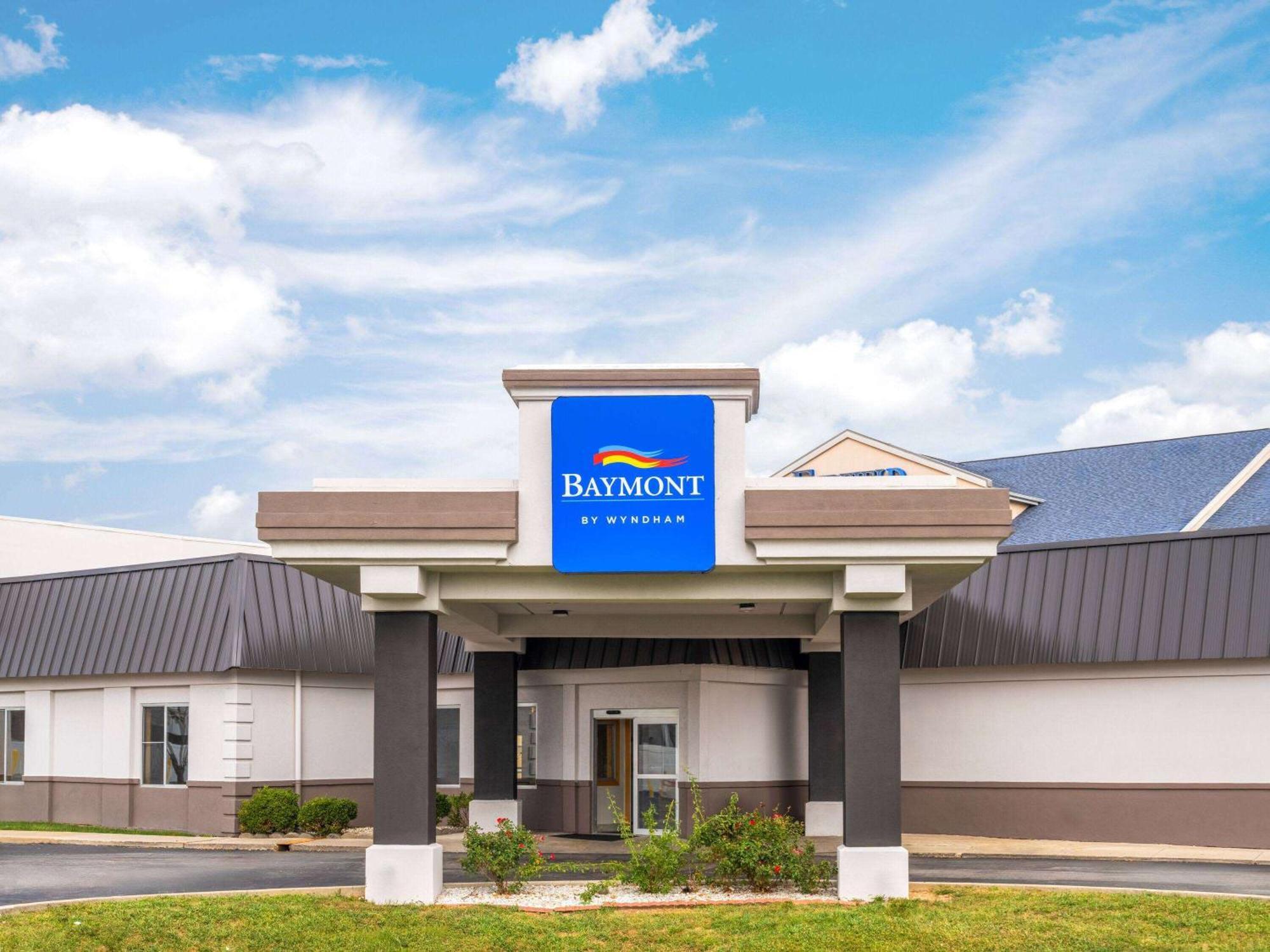 Hotel Baymont By Wyndham Indianapolis East Exterior foto